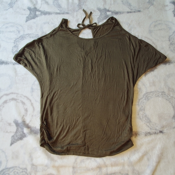 Shop Basic Cold Shoulder Top. NWOT - Picture 16 of 16